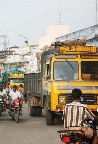 LES ACCIDENTS DE LA ROUTE TUENT 1 PERSONNE TOUTES LES 4 MINUTES EN INDE