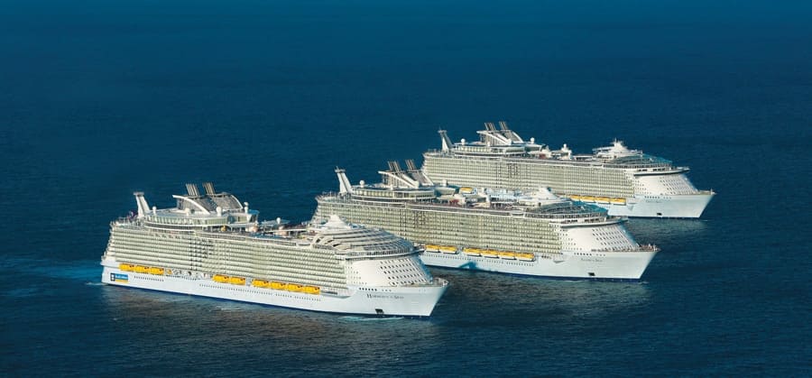 Ne pas interrompre la croisière des passagers et de l'équipage : Les équipes Maintenance de KONE travaillent sur les trois paquebots de la gamme Oasis : le Harmony of the Seas, l'Oasis of the Seas, et l'Allure of the Seas.